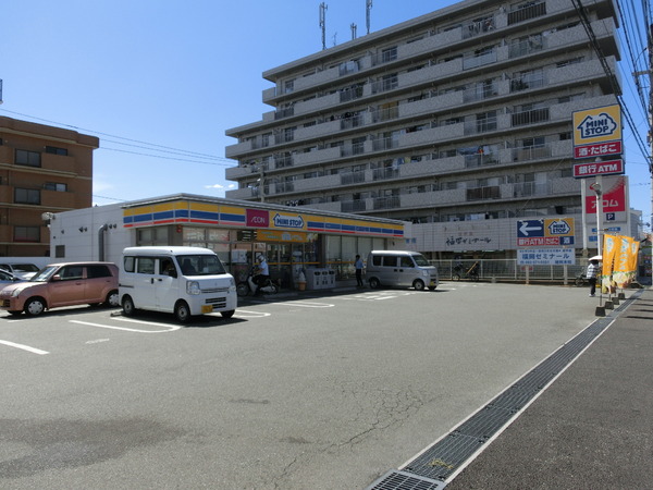 ベルアージュ井尻(ミニストップ博多諸岡店)
