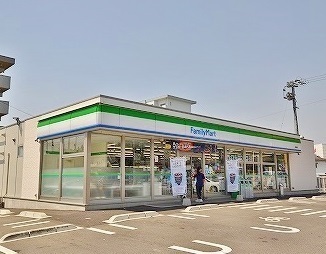 エメラルドマンション茶売B棟(ファミリーマート茶売町店)