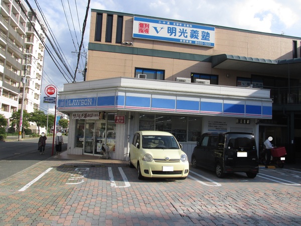 ファーネスト千早駅南ルクシア(ローソン福岡若宮5丁目店)