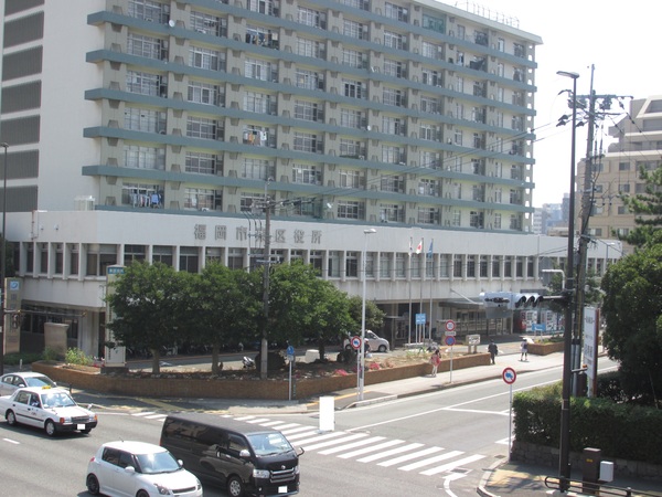 アンピール空港通り一号館(福岡市東区役所)