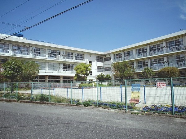 篠栗町尾仲第3新築戸建(2号棟)(篠栗町立勢門小学校)