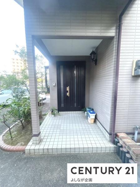 宗像市石丸2丁目の中古一戸建て(玄関)