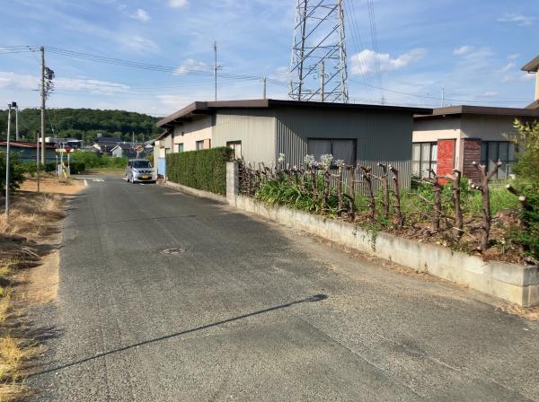 落ち着いた住環境　150坪超の宅地です