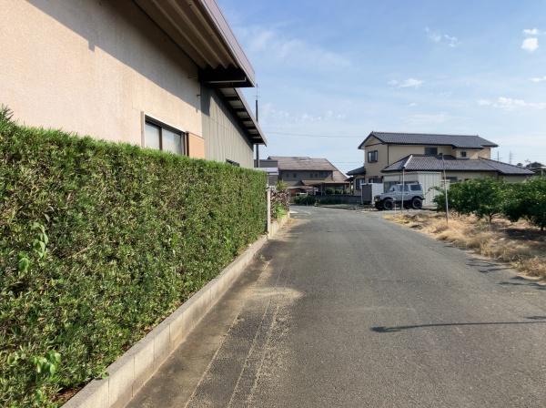 落ち着いた住環境　150坪超の宅地です