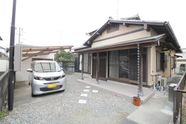建坪広々約41坪　5部屋と納戸と付属建物付き中古住宅