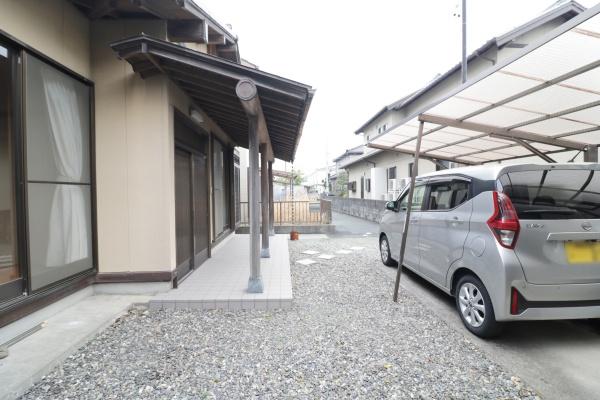建坪広々約41坪　5部屋と納戸と付属建物付き中古住宅