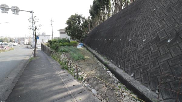 歩いて駅まで　利便性高い中央区上島の土地