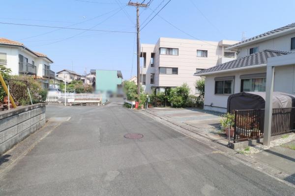 ザ・ビックがすぐそこ！安心の高台エリア！敷地広々74坪！
