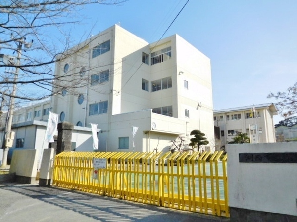 湖西市鷲津の中古一戸建て(湖西市立鷲津小学校)