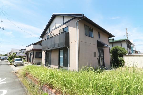 東南角地　そのまま住むことが出来る中古住宅
