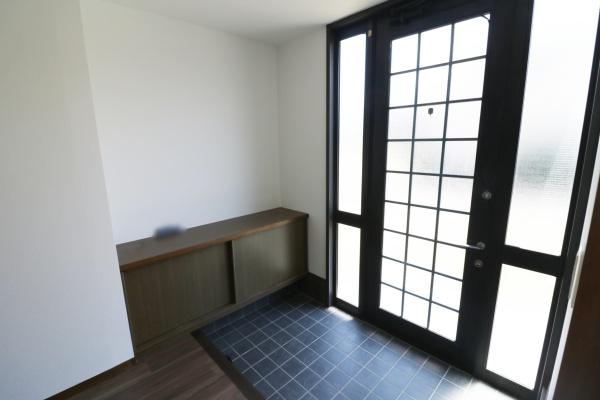 東南角地　そのまま住むことが出来る中古住宅