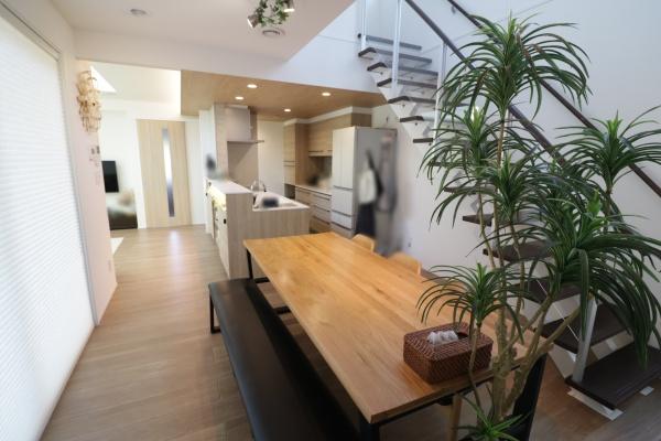 南向き角地　大手ハウスメーカー施工　築浅住宅