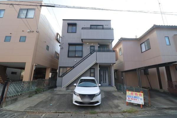 大手ハウスメーカー施工　3階建て二世帯中古住宅