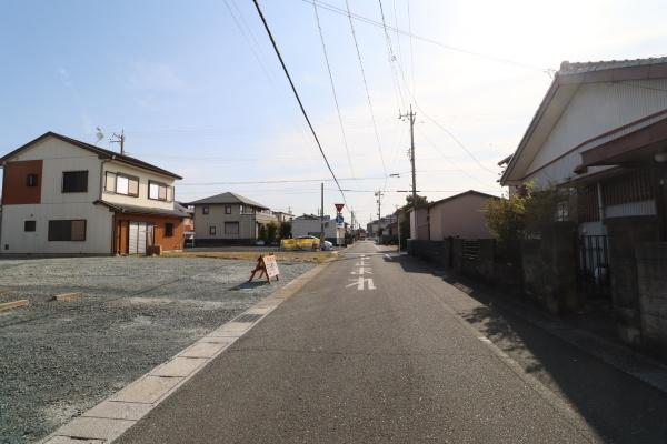 中島4丁目　建築条件なし！人気の南向き土地。