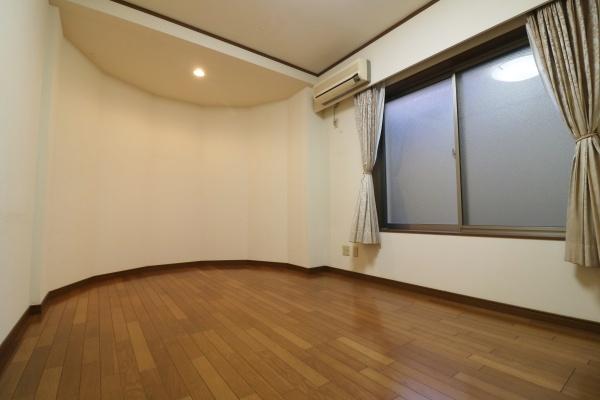 落ち着いた住環境　暮らしやすさを追求したアートフォルム山手