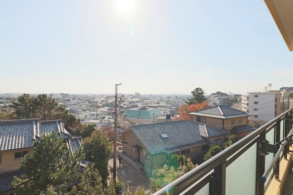 落ち着いた住環境　暮らしやすさを追求したアートフォルム山手