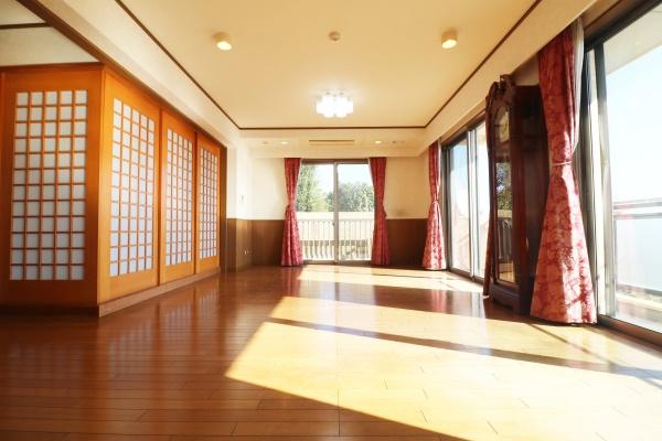 落ち着いた住環境　暮らしやすさを追求したアートフォルム山手