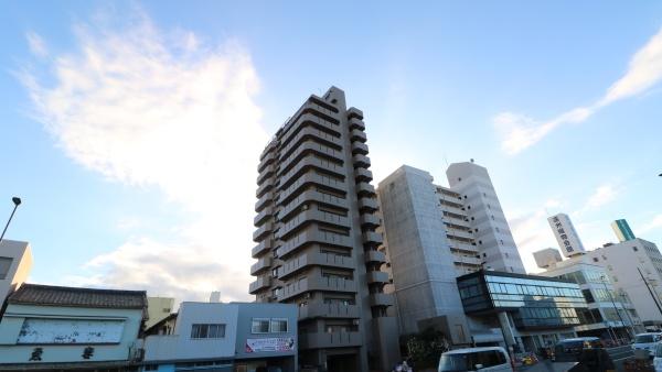 明るく開放的な部屋設計　ダイヤパレス山下301