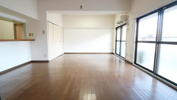 明るく開放的な部屋設計　ダイヤパレス山下301
