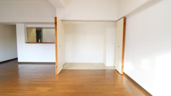 明るく開放的な部屋設計　ダイヤパレス山下301