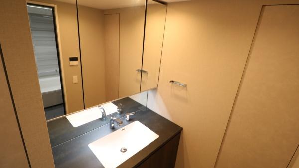 上層階　専用駐車場条件そろったプレミア物件