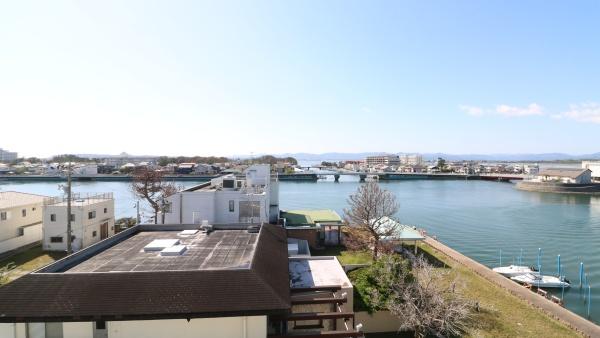暮らしても　貸しても　正解の一室　マンション弁天島505