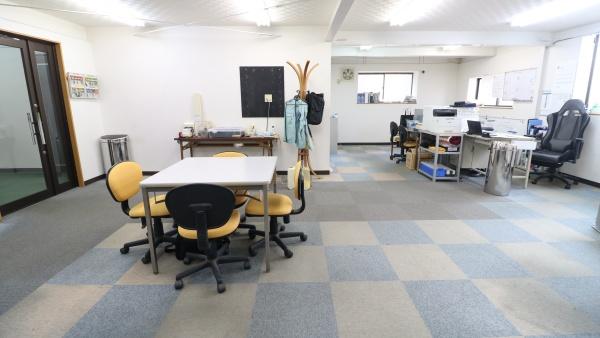 事務も　作業も　保管も　すべてが一棟に
