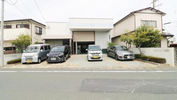 事務も　作業も　保管も　すべてが一棟に