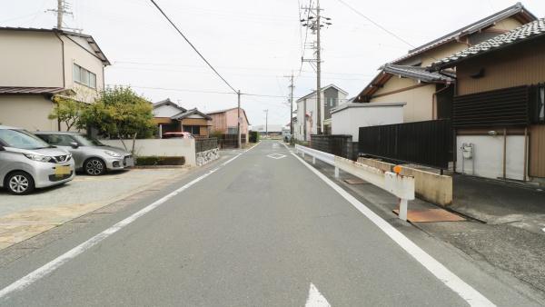 事務も　作業も　保管も　すべてが一棟に