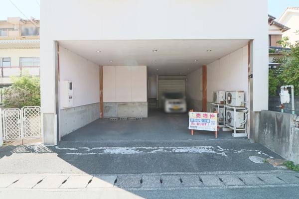 南向き　鉄骨3階建て　頑丈です