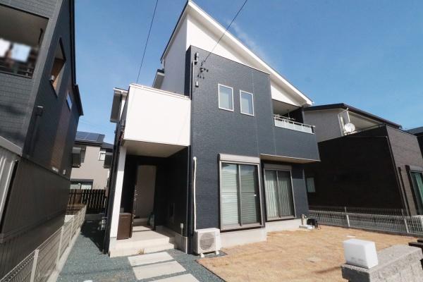 袋井市小川町　生活利便性の高いエリアの築年の浅い住宅