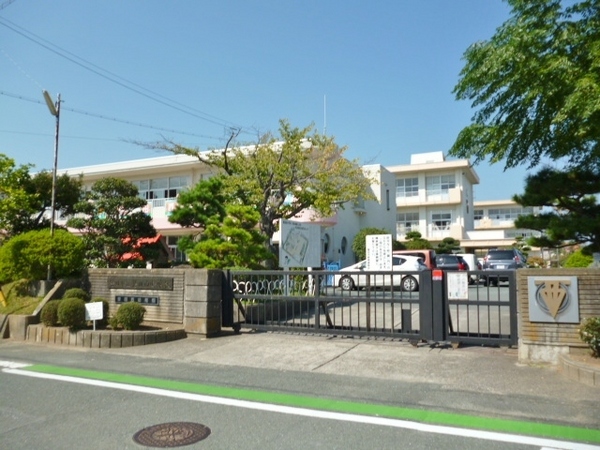 磐田市中泉の中古一戸建て(磐田市立磐田西小学校)
