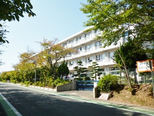 磐田市中泉の中古一戸建て(磐田市立磐田第一中学校)