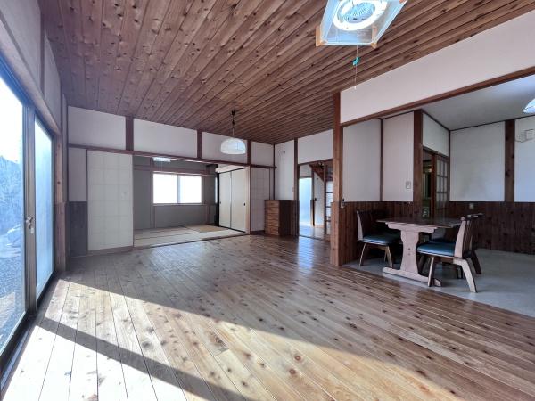 ～外壁・屋根塗装済～　袋井市愛野　中古住宅