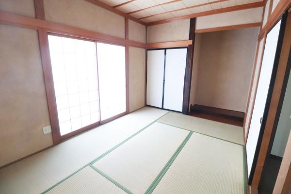 東南角地のリフォームされた物件　袋井市浅羽　中古住宅