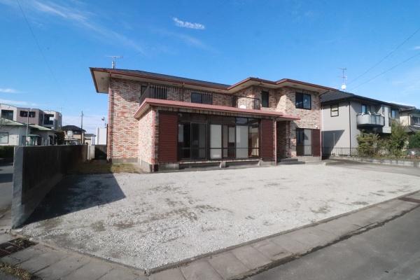 袋井市新屋4丁目の中古一戸建て(駐車場)