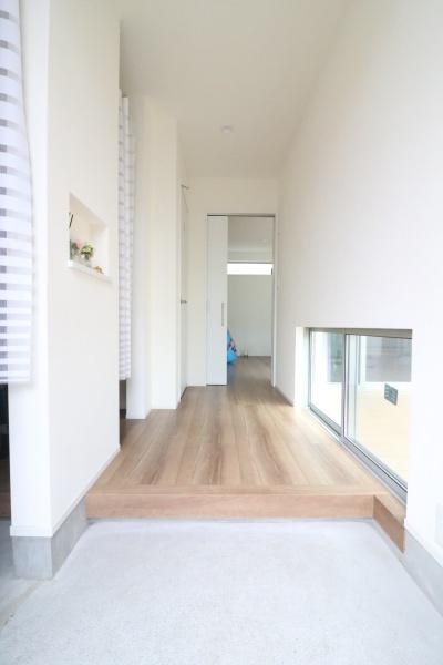 磐田市草崎の中古一戸建て(玄関)