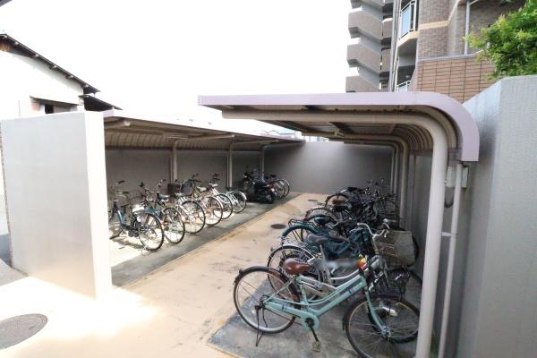 サーパス清水神田町　専用駐車スペースが嬉しいマンションです