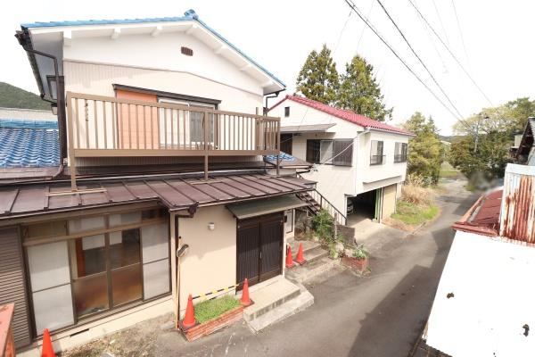 富士市北松野　同一敷地２棟の中古住宅です