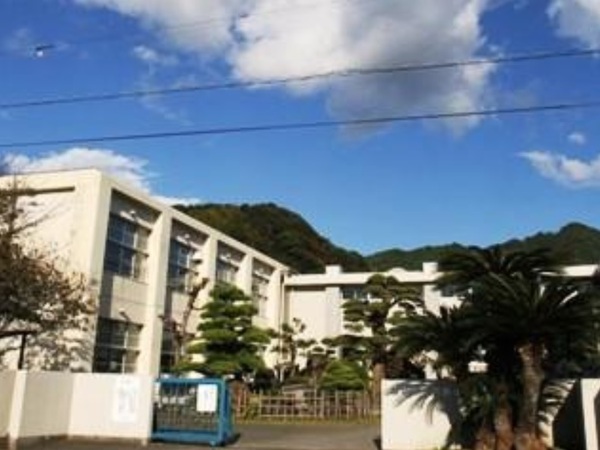 藤枝市岡部町村良の土地(藤枝市立岡部小学校)