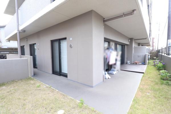 オブリージュ三番町レジデンス　テラス＆専用庭付き１階カド部屋