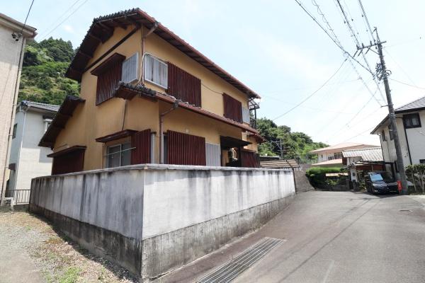 静かな環境の駿河区丸子芹が谷町中古住宅