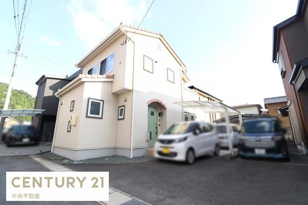 ＼松富2丁目　小学校近くの築浅注文住宅／