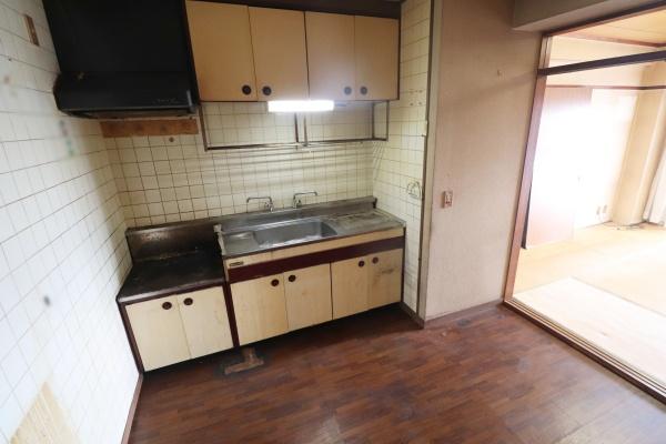 エクセレント村松Ｂ棟　南面開けた３階カド部屋