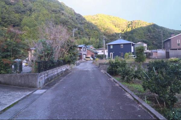 静岡市清水区但沼町の中古一戸建て(前面道路含む現地写真)