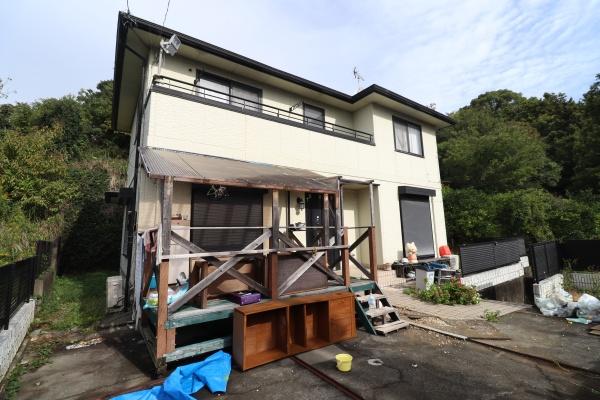 駿河区大谷　お庭が魅力的な高台の中古住宅