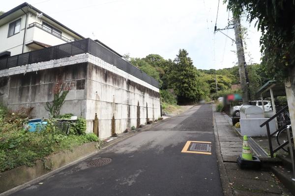 駿河区大谷　お庭が魅力的な高台の中古住宅