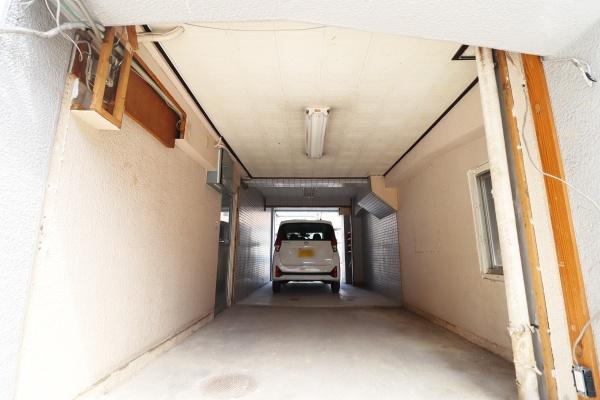 ＲＣ造　軽自動車７台駐車できます