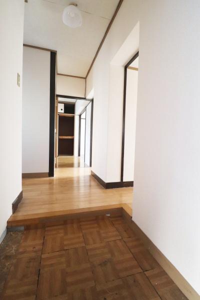 丸子団地S-1棟　101号室　日当たりのよい1階角住戸です