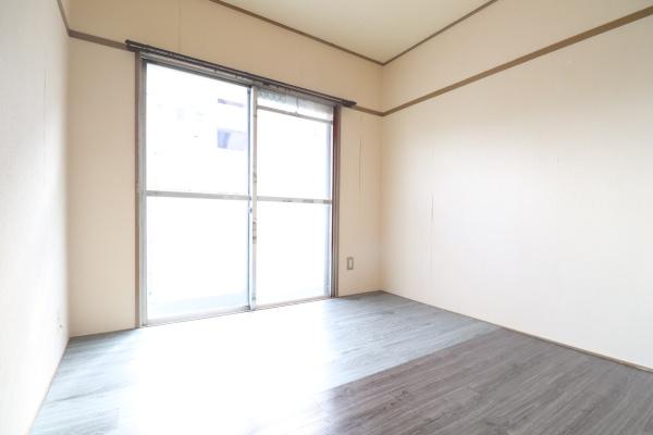 丸子団地S-1棟　101号室　日当たりのよい1階角住戸です